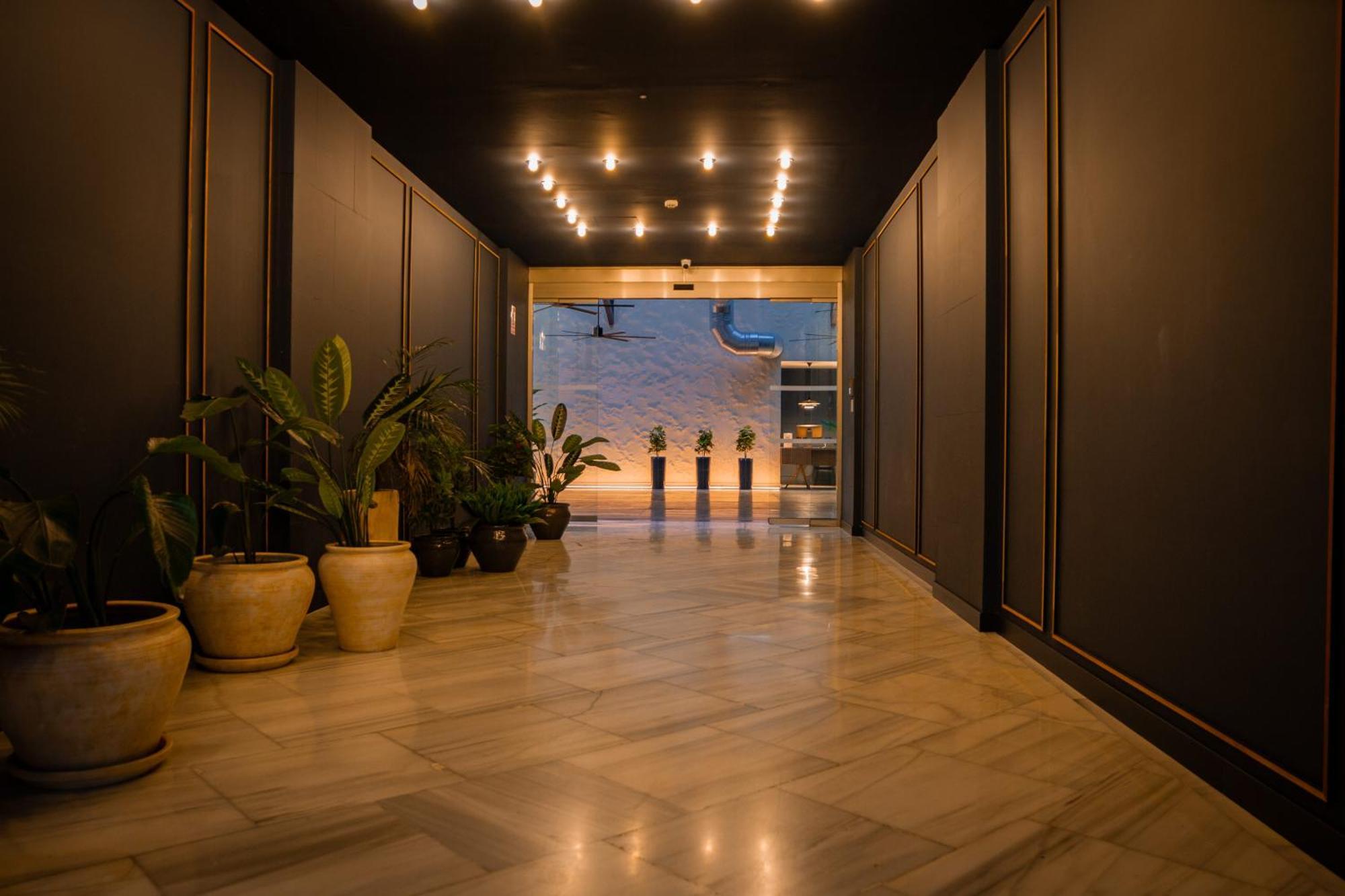 Letoh Letoh Sevilla — Photos 1